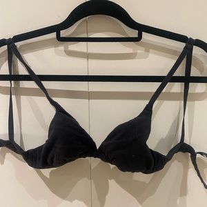 SKIMS XXS black fits everybody triangle bralette no tags never worn